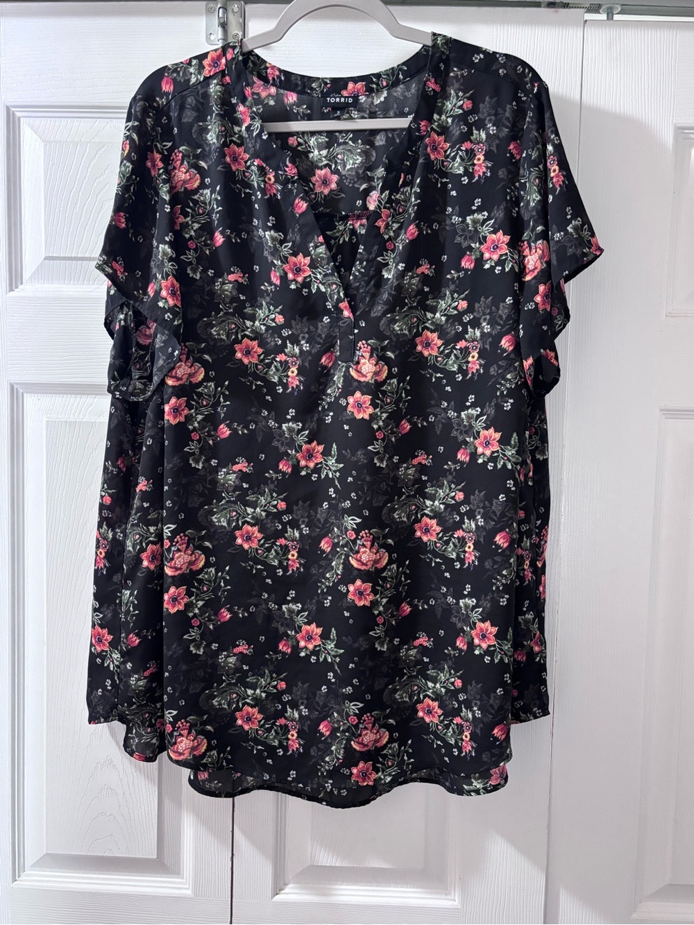 torrid Black Floral Split-Neck Flutter Sleeve Blouse